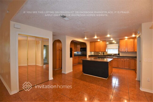 Foto del edificio - 15803 Oak Glen Way
