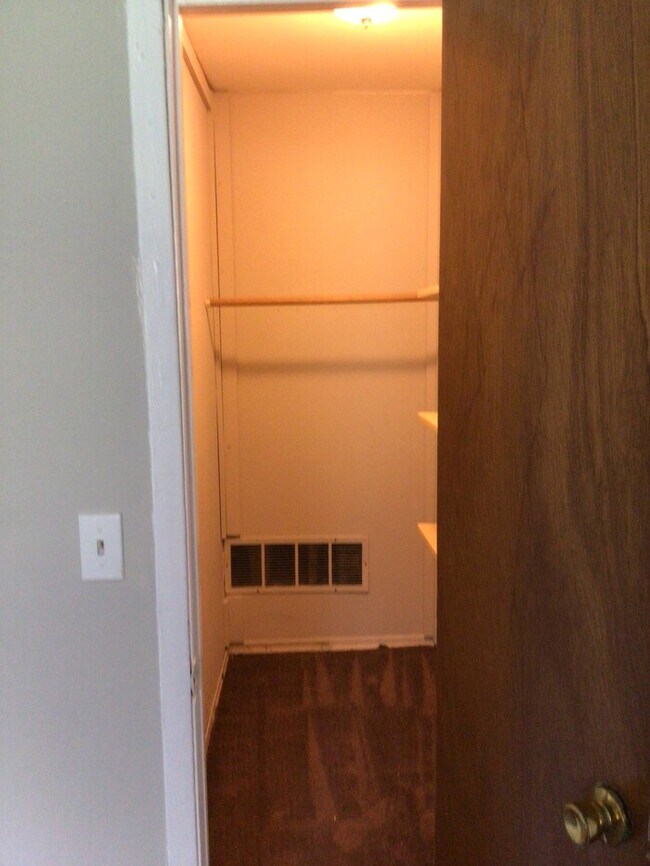 10317 Lord Dr, Dellwood, MO 63136 House for Rent in Dellwood, MO