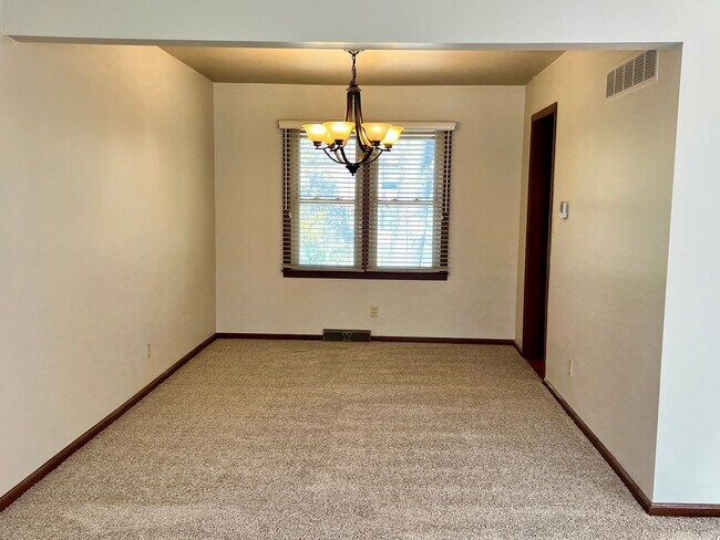 Foto del edificio - Amazing 4 Bedroom Home!