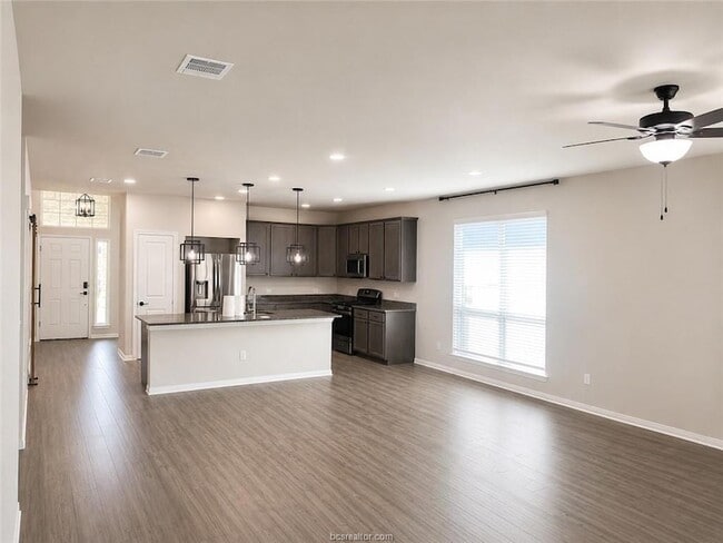 Building Photo - 5923 Eldora Dr