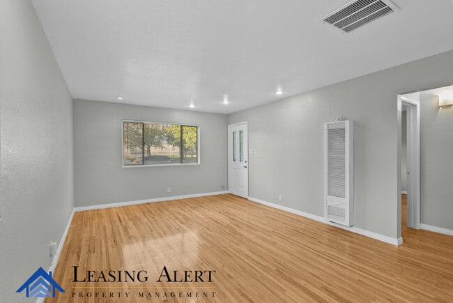 Building Photo - 3305 W Ave L8