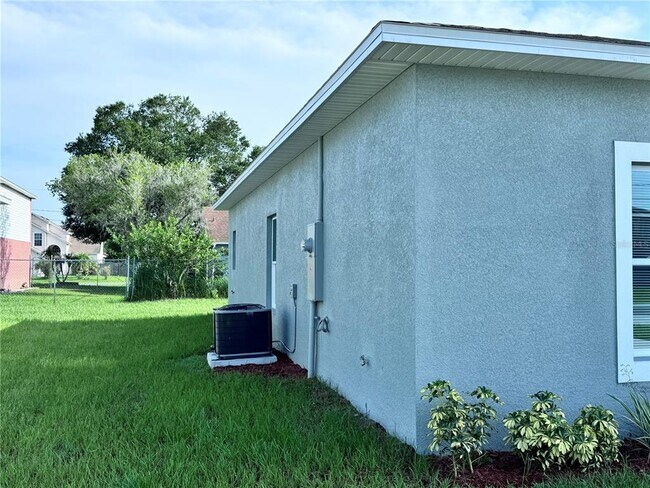 Building Photo - 638 Bittern Ct