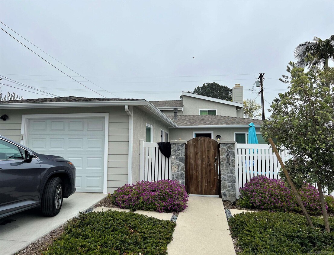 Primary Photo - 605 Bonair Way