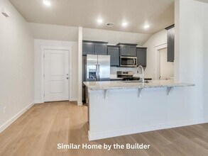 Building Photo - 1620 Highland Loop