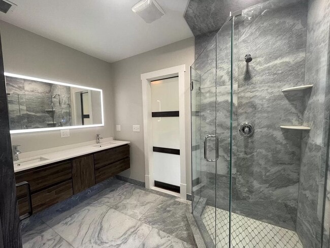 Building Photo - 40 Grant St