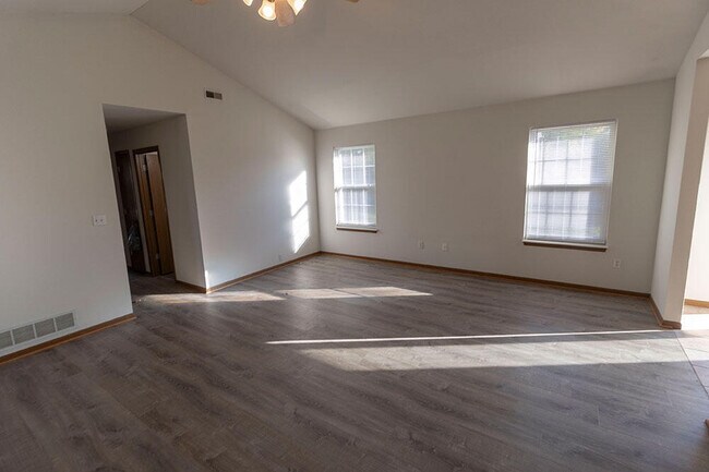 Foto del edificio - 1602 Typhoon Dr