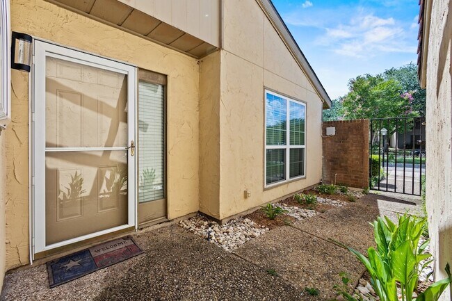Foto del edificio - 9436 Amberton Pkwy