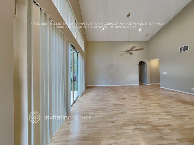 Foto del edificio - 15871 NW 14th Rd