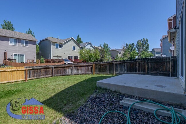 Foto del edificio - Cute home with engineered hardwood flooring throughout is available now!