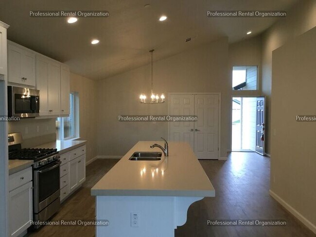 Building Photo - Coming Soon- Coffey Park Charmer