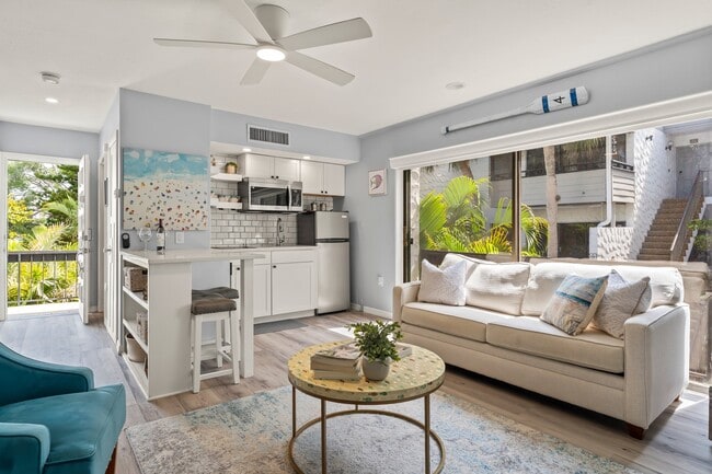 Building Photo - 1555 Tarpon Center Dr