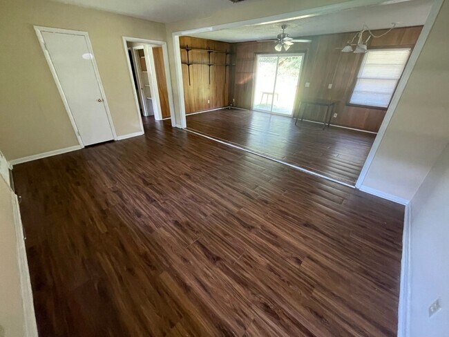 Foto del edificio - 223 S Edgewood Dr