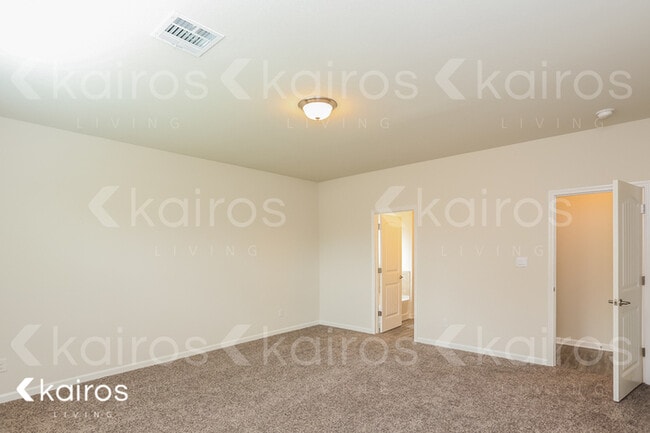Foto del edificio - 6709 Tiger Pointe Dr.