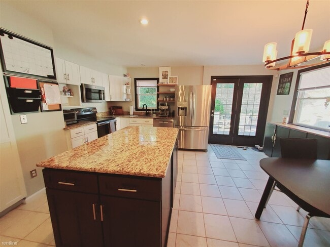 Building Photo - 3 br, 3 bath House - 14 Meadowpark Ave N
