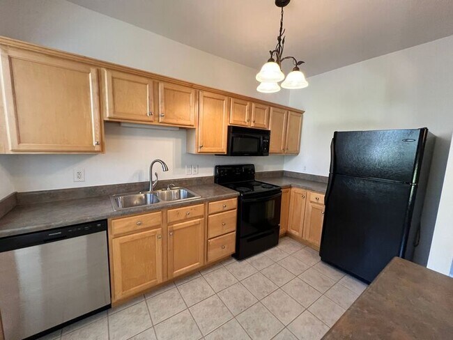 Building Photo - 2819 Highland Ave