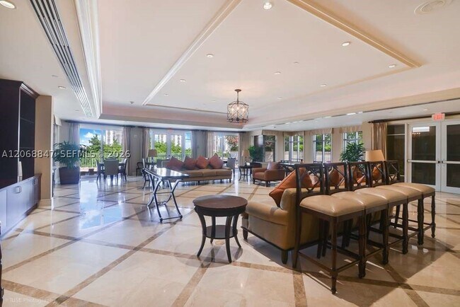 Foto del edificio - 20000 E Country Club Dr