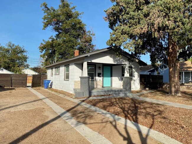 Building Photo - Completely Remodeled 2/1 near Tower District