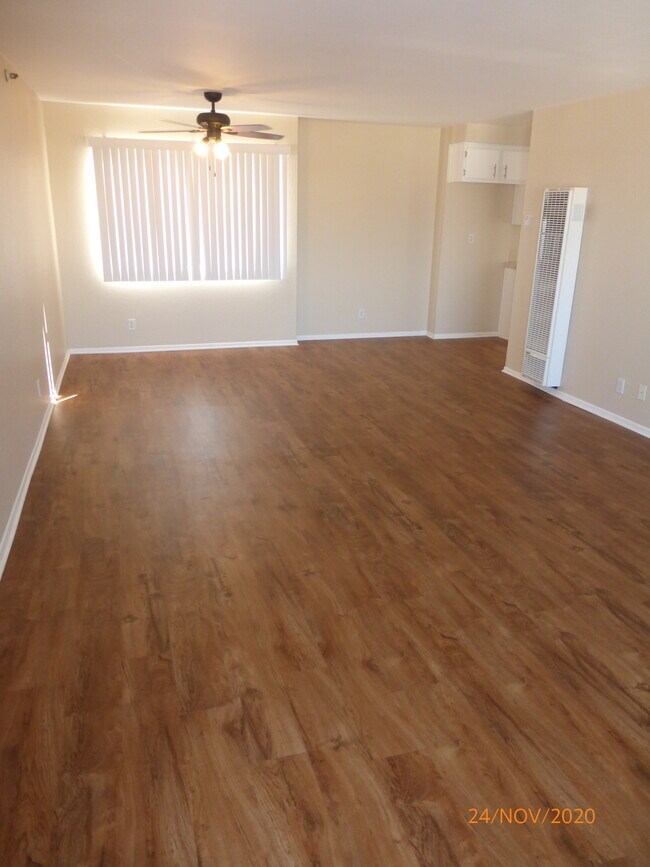 LIVING ROOM TO DINING ROOM - 13930 Hawthorne Way