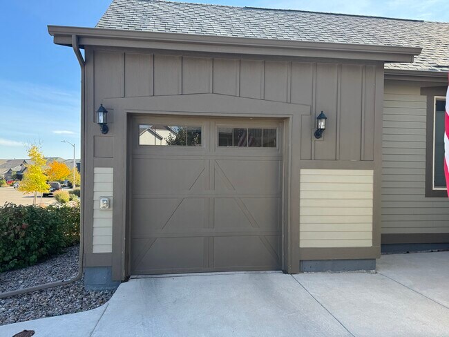 Attached garage - 8340 Estes Park Ave