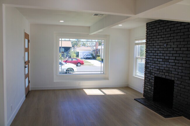 Foto del edificio - 7825 Saint Clair Ave