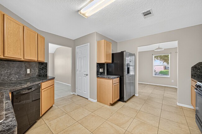 Building Photo - 3343 Apple Dale Dr