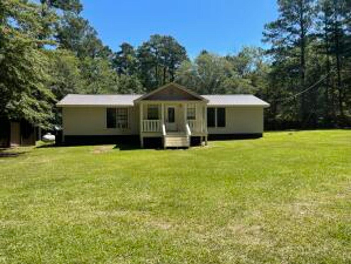 Primary Photo - A Getaway Near the Lake- 3 Bedroom, 2 Bath...