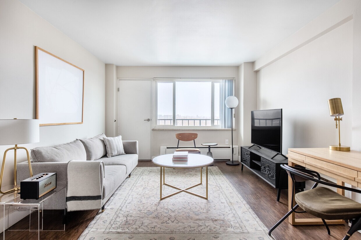 Foto principal - 1557 Logan St