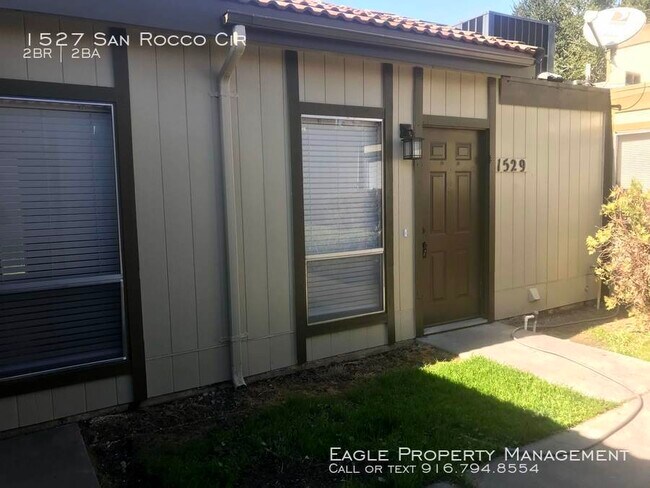 Building Photo - 2BD 2 BA Half Plex With Own Garage