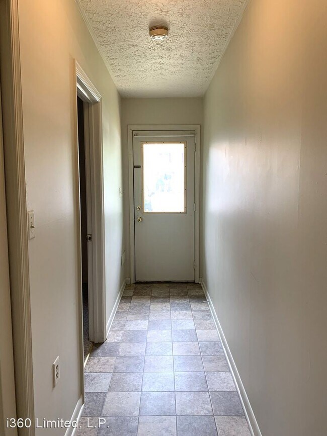 Building Photo - 2 br, 1 bath House - 12 Beacon Ct