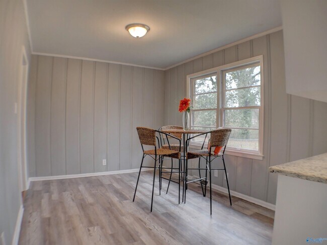 Foto del edificio - 4213 Eastland Dr NW