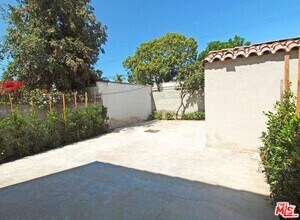 Building Photo - 1219 S Crescent Heights Blvd