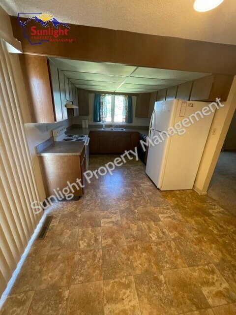 Foto del edificio - 2319 Alderson Ave