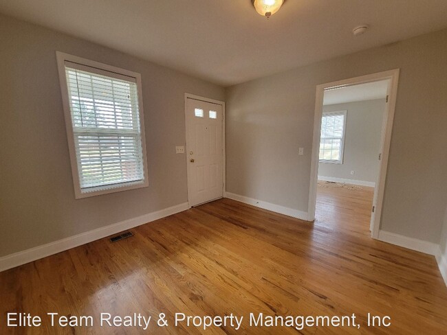 Building Photo - 3 br, 2 bath House - 2820 Bellhaven Circle