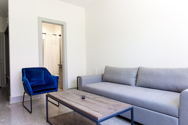 Foto del edificio - 317 NE Burwood Mews