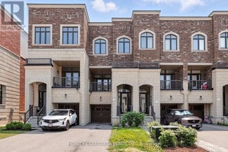 Building Photo - 37 Arianna Cres