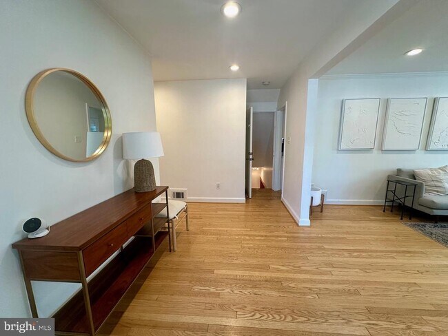 Foto del edificio - 3109 Birch St NW