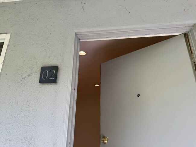 Foto del edificio - 10876 Palms Blvd