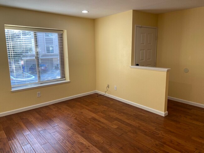 Building Photo - 3873 Wildflower Common