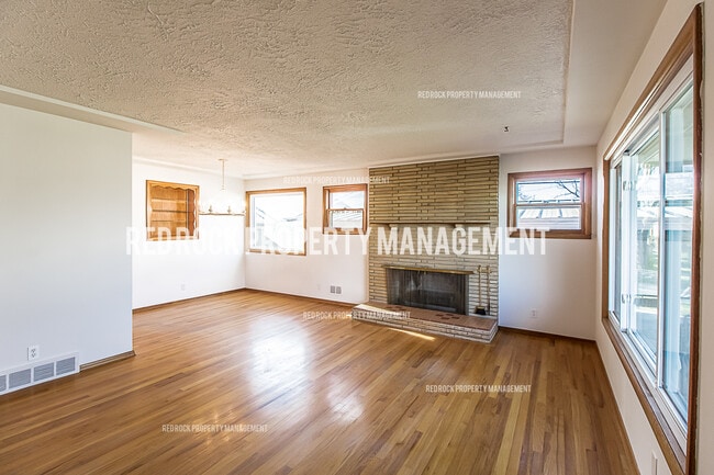 Foto del edificio - 416 N Bannen Rd