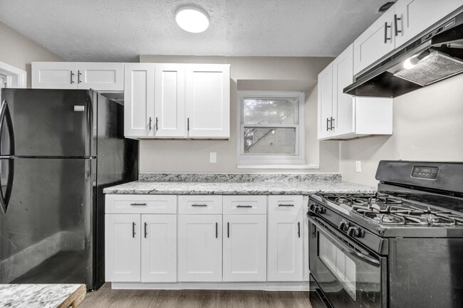 Building Photo - 10920 Granger Rd