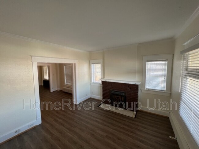 Foto del edificio - 358 N Main St