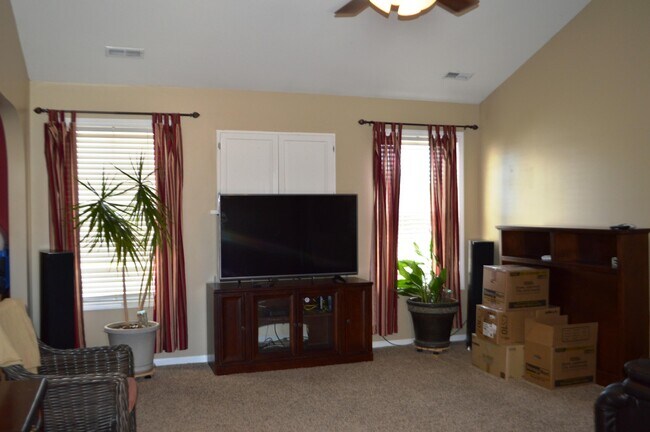 Building Photo - 2213 Faulkner Ct