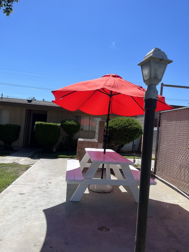 BBQ & Picnic Area - 4607 Plaza Ln