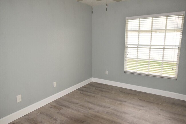 Building Photo - 2300 Chera Ct