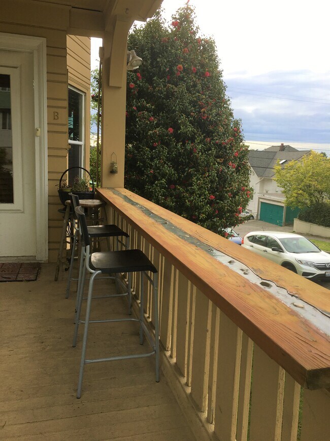 Building Photo - 5525 15th Ave NE