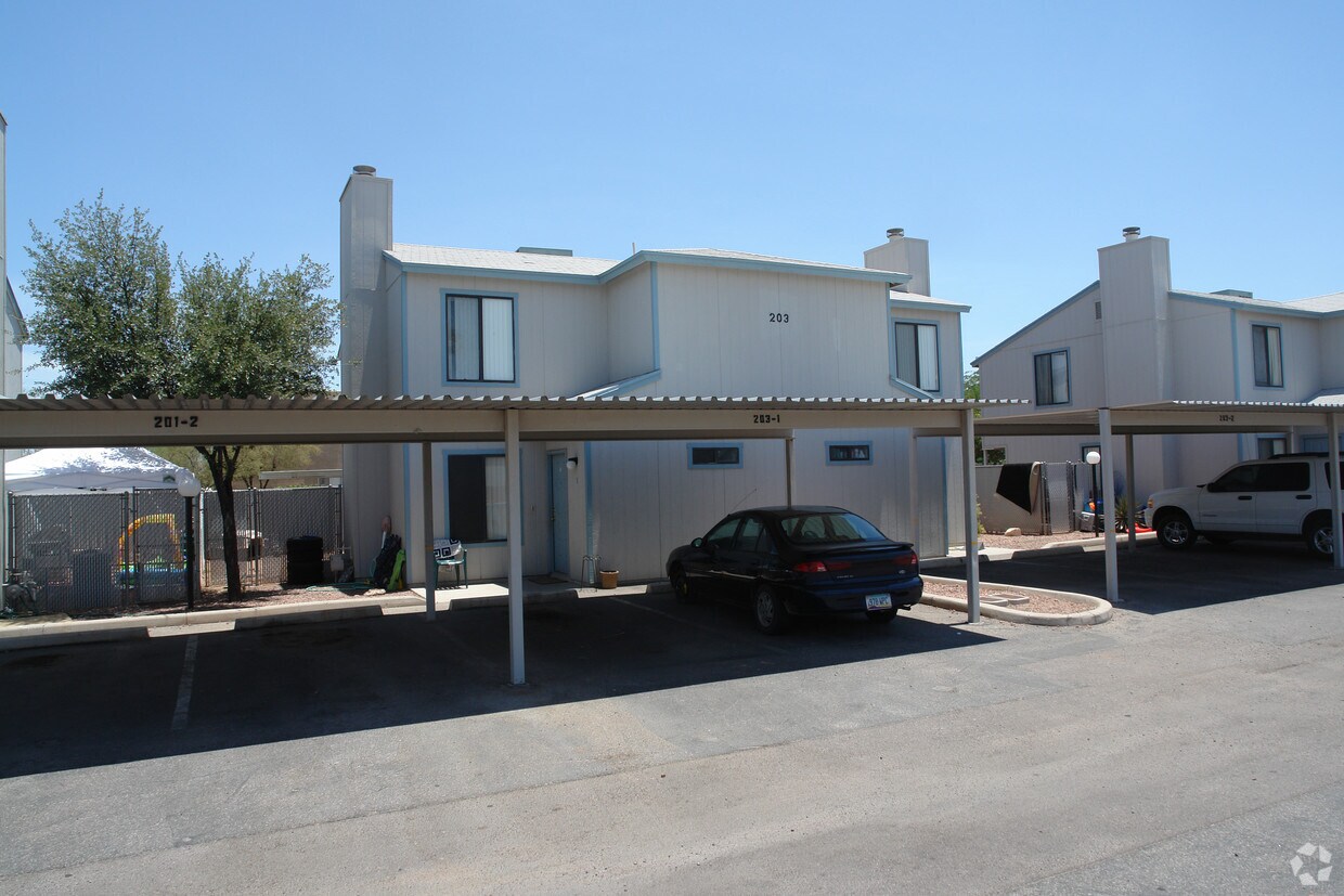 Building Photo - 201 W Limberlost Dr