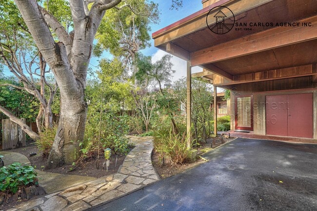 Foto del edificio - Incredible Mid-Century Carmel-by-the-Sea R...