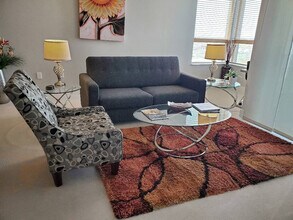 Building Photo - 1813 E Jarvis St