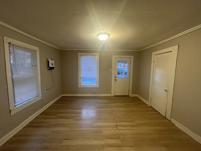 Foto del edificio - 109 N Spring St