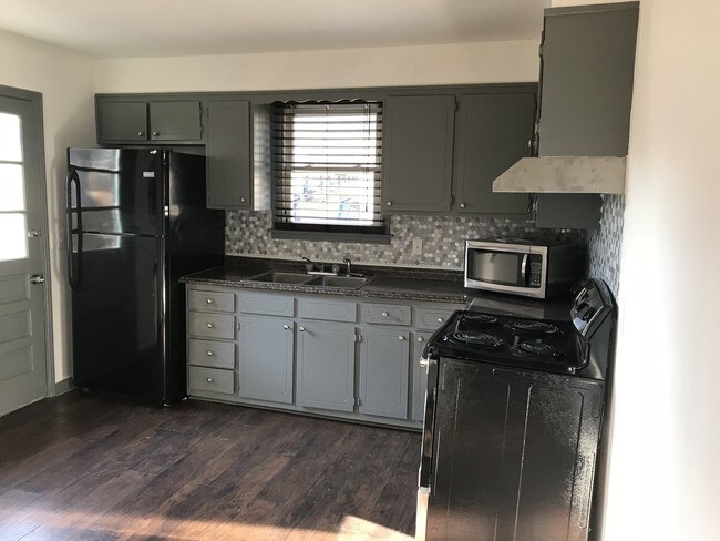 Foto del edificio - 4012 Edwards Ave